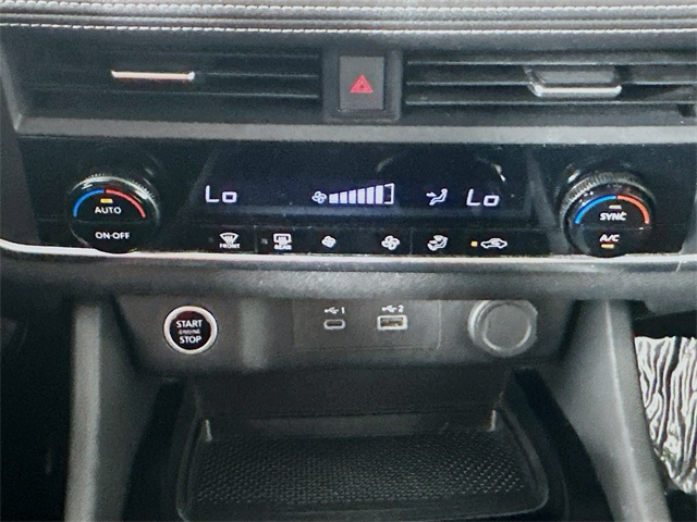2023 Nissan Rogue SV photo 15