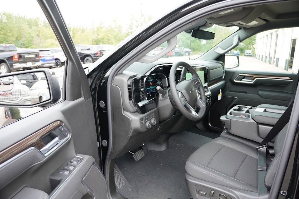 2026 Chevrolet Silverado 1500 RST photo 10