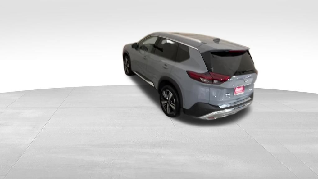 2023 Nissan Rogue Platinum photo 3