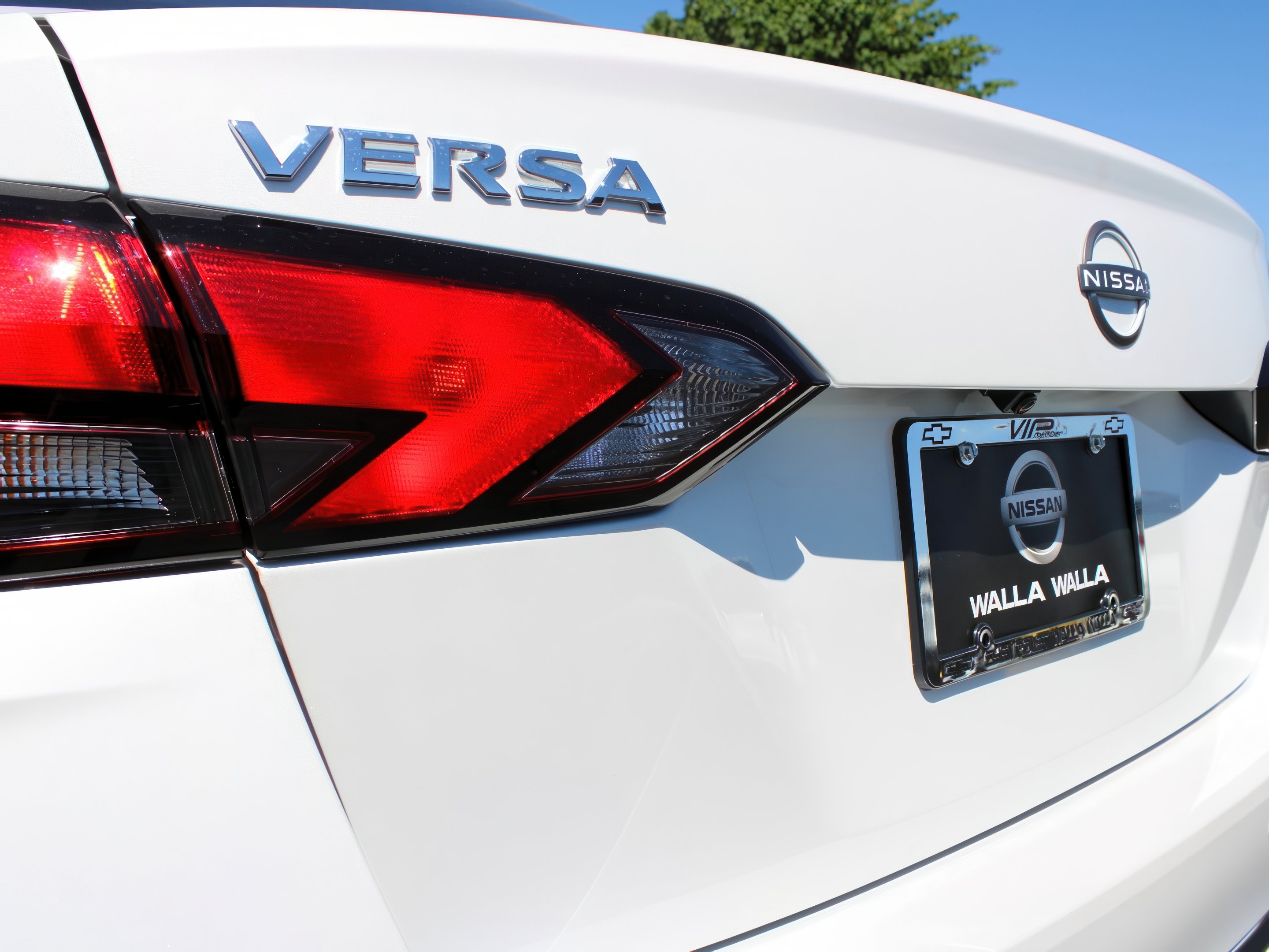 2025 Nissan Versa SV photo 30