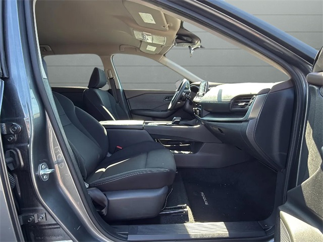 2023 Nissan Rogue S photo 7