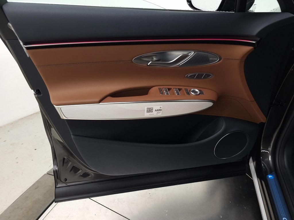 2026 Genesis GV70 2.5T Advanced photo 5