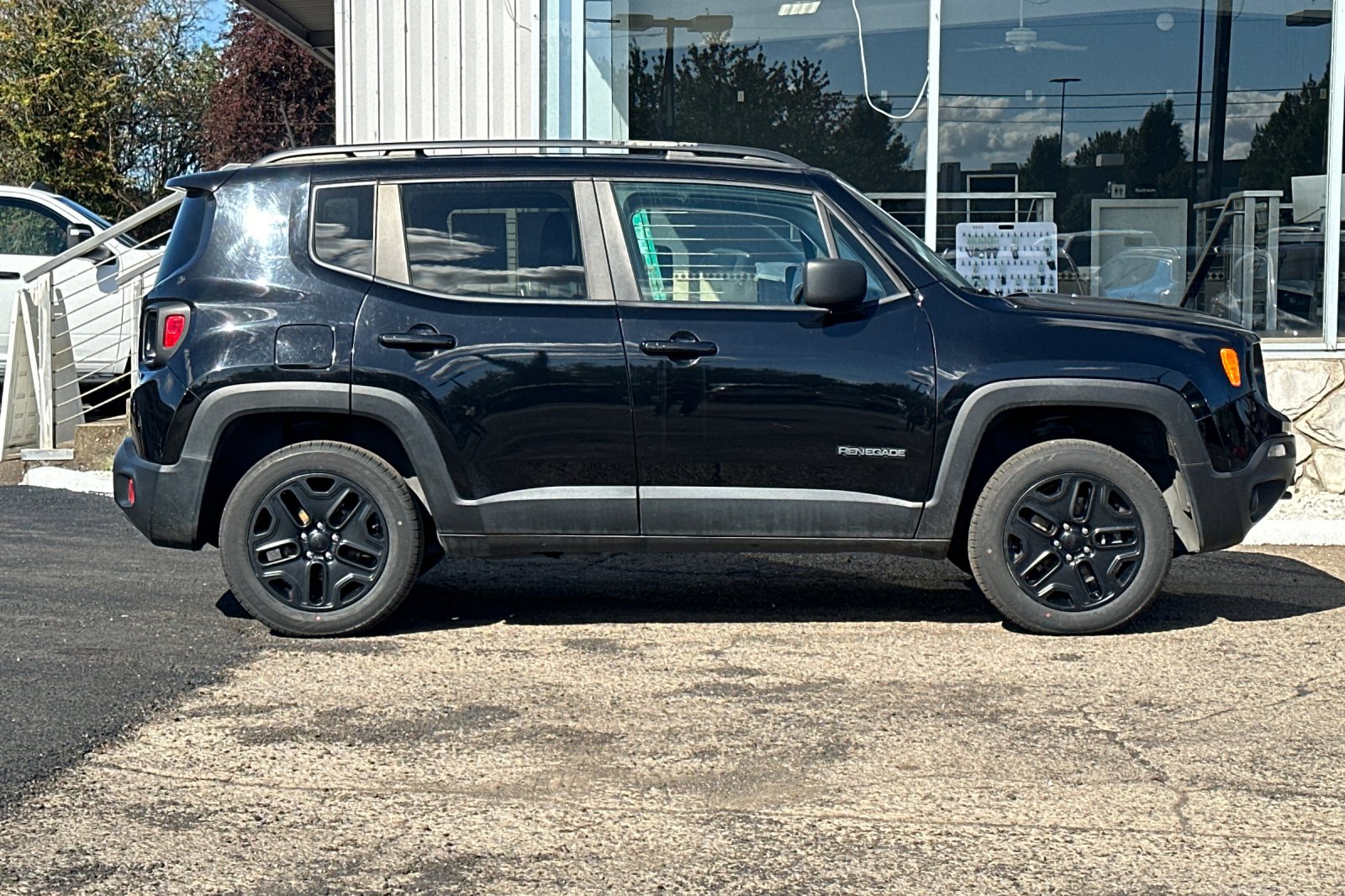 2018 Jeep Renegade Sport photo 2