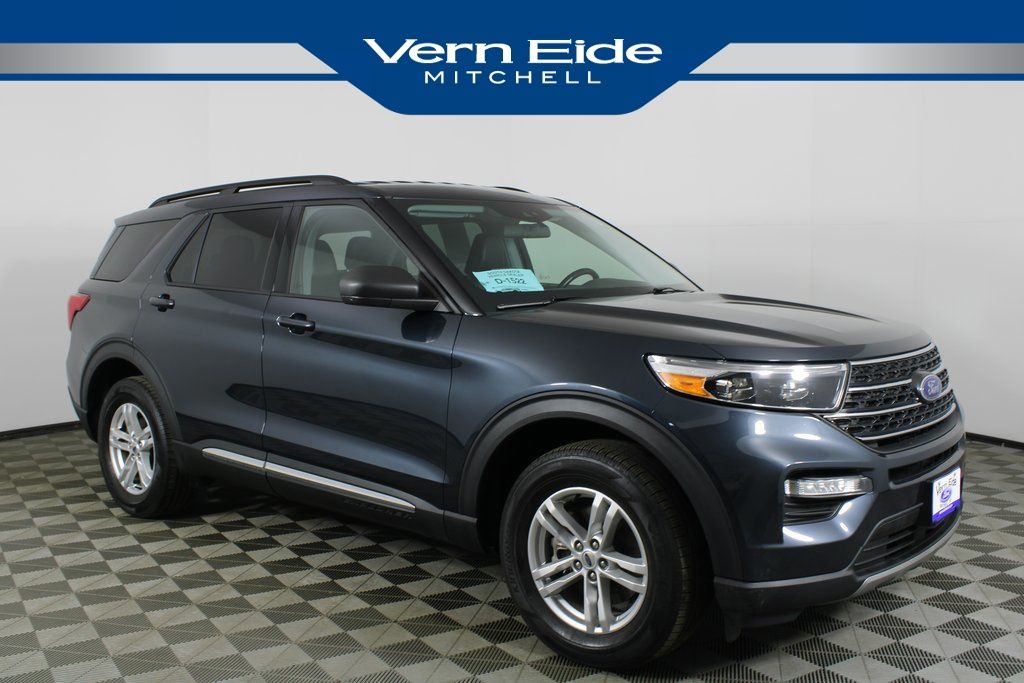 2022 Ford Explorer XLT's photo