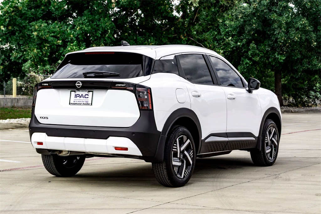 2026 Nissan Kicks SV photo 3