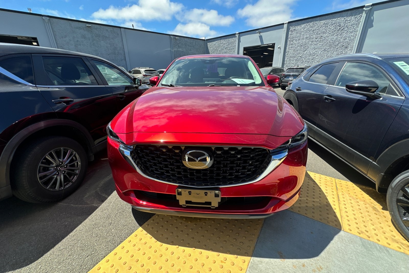 2024 Mazda CX-5 2.5 S Preferred photo 4