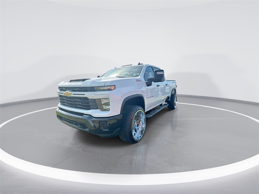 2024 Chevrolet Silverado 2500HD Custom photo 4