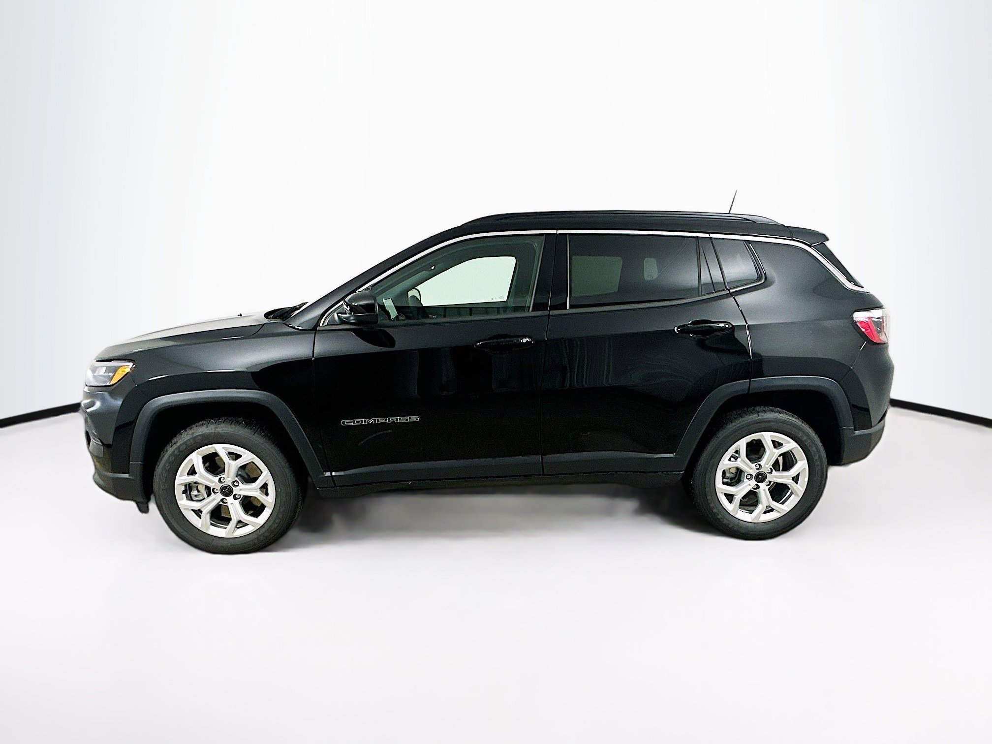 2025 Jeep Compass Latitude photo 4