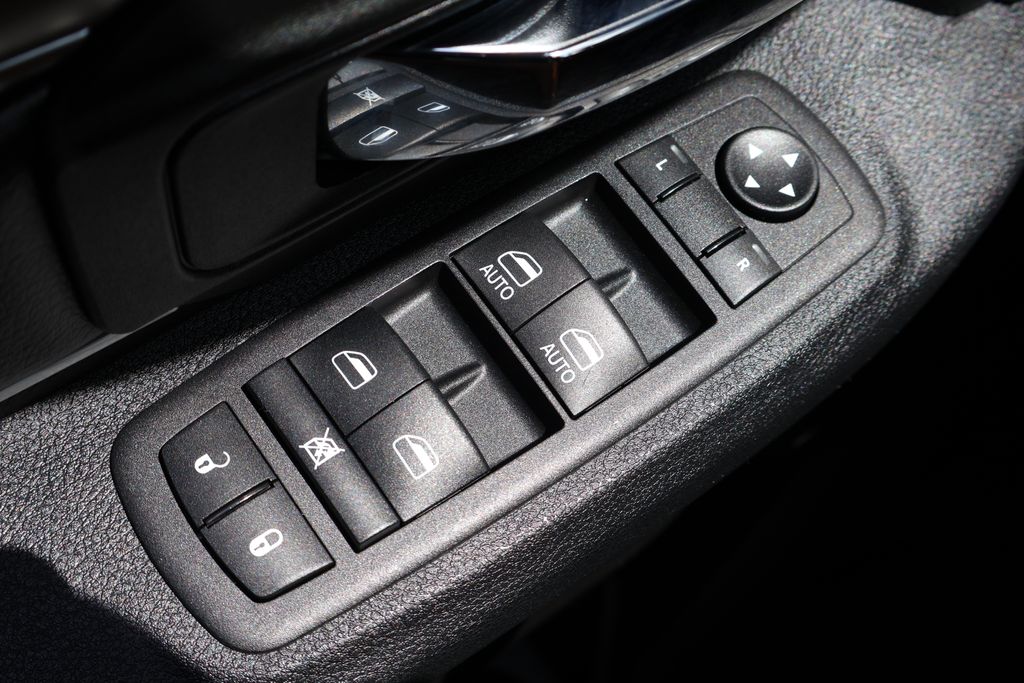 2024 Ram 1500 Classic Warlock photo 29