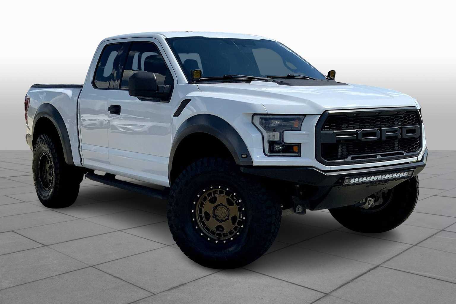 2018 Ford F-150 Raptor photo 2