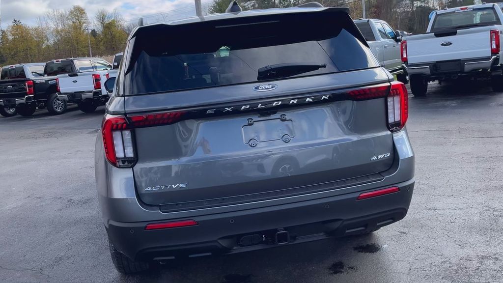 2026 Ford Explorer photo 2