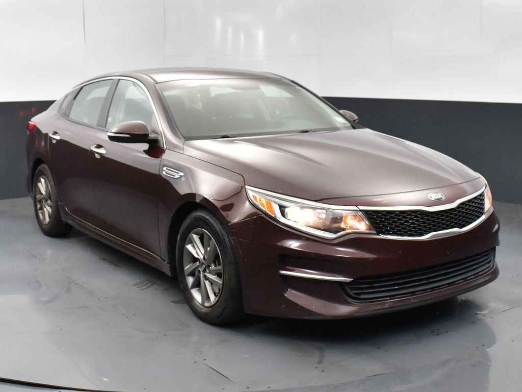 2018 Kia Optima LX's photo