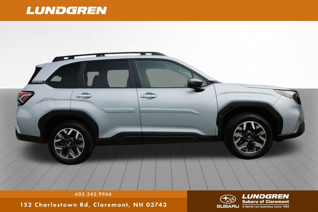 2025 Subaru Forester Premium photo 2
