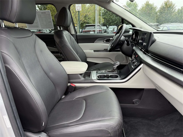 2022 Kia Carnival LX photo 15