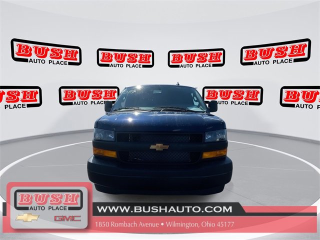 2025 Chevrolet Express Cargo 3500 photo 5