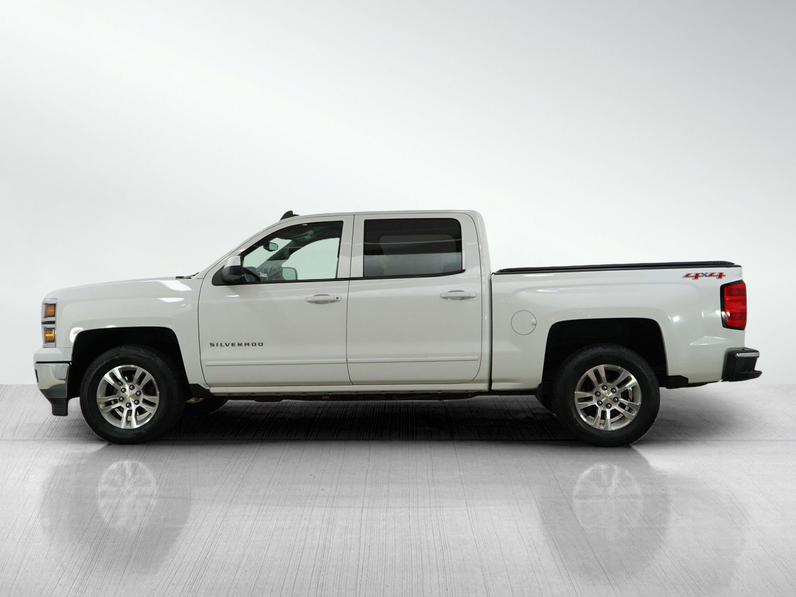 Used 2015 Chevrolet Silverado 1500 LT with VIN 3GCUKRECXFG263958 for sale in Roseville, Minnesota