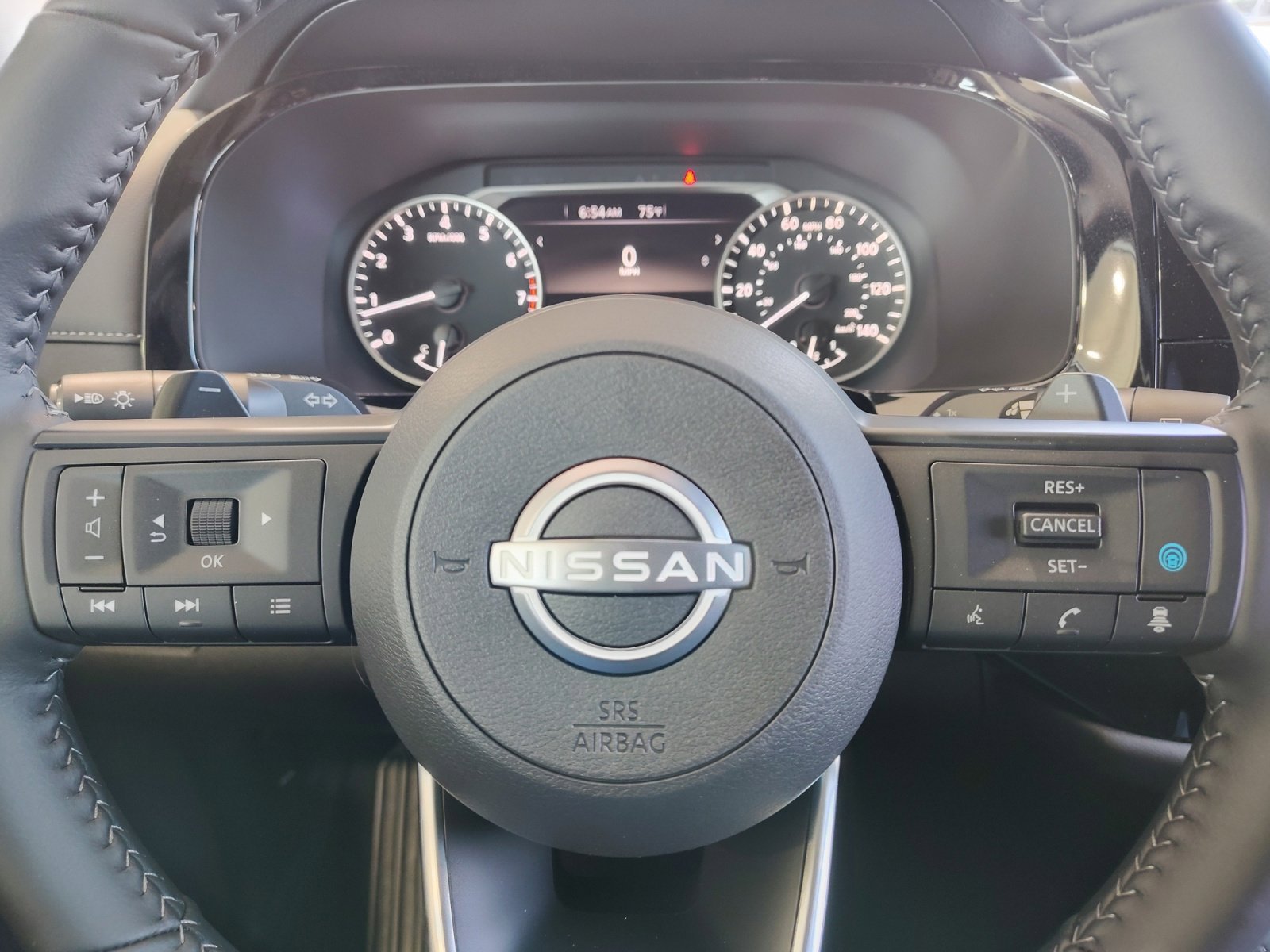 2025 Nissan Pathfinder SV photo 15