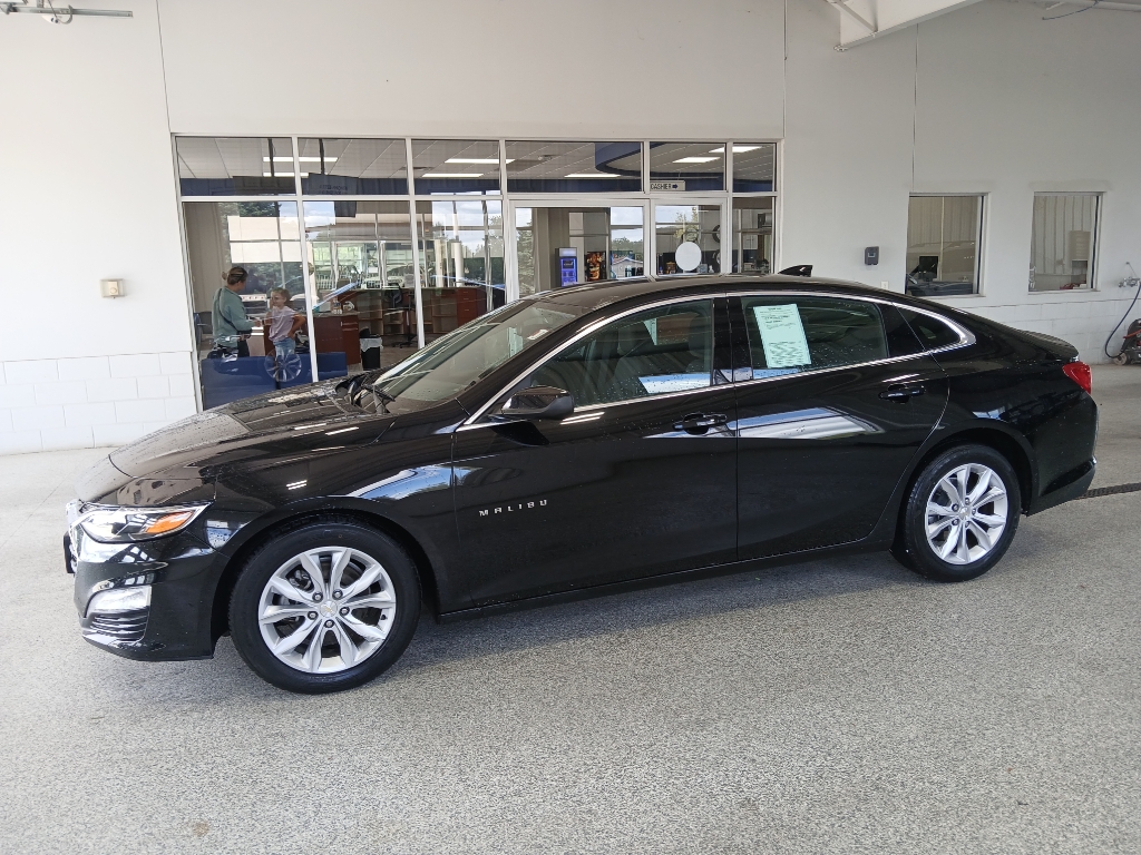 2023 Chevrolet Malibu 1LT photo 4