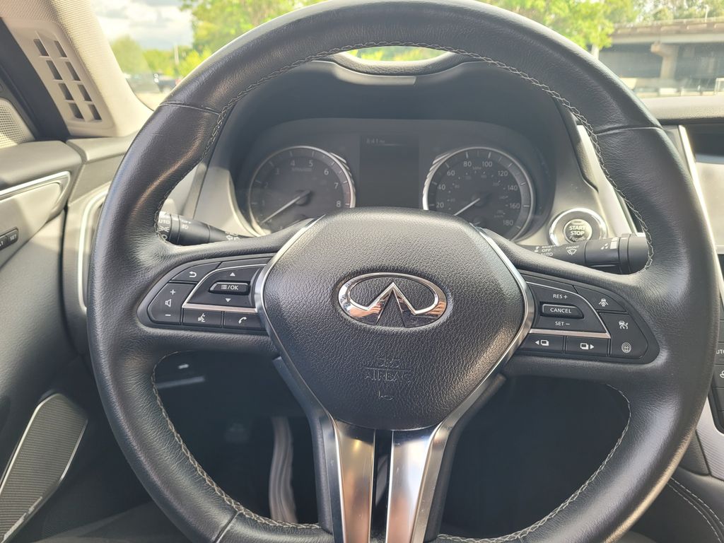 2022 Infiniti Q50 LUXE photo 8