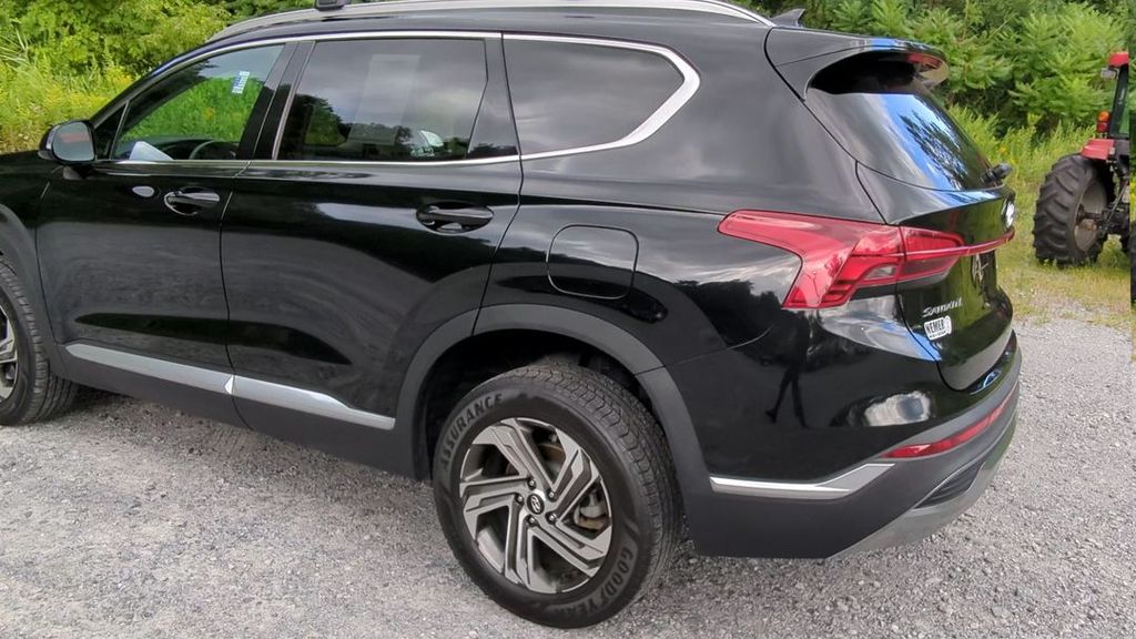 2022 Hyundai Santa Fe SEL photo 2