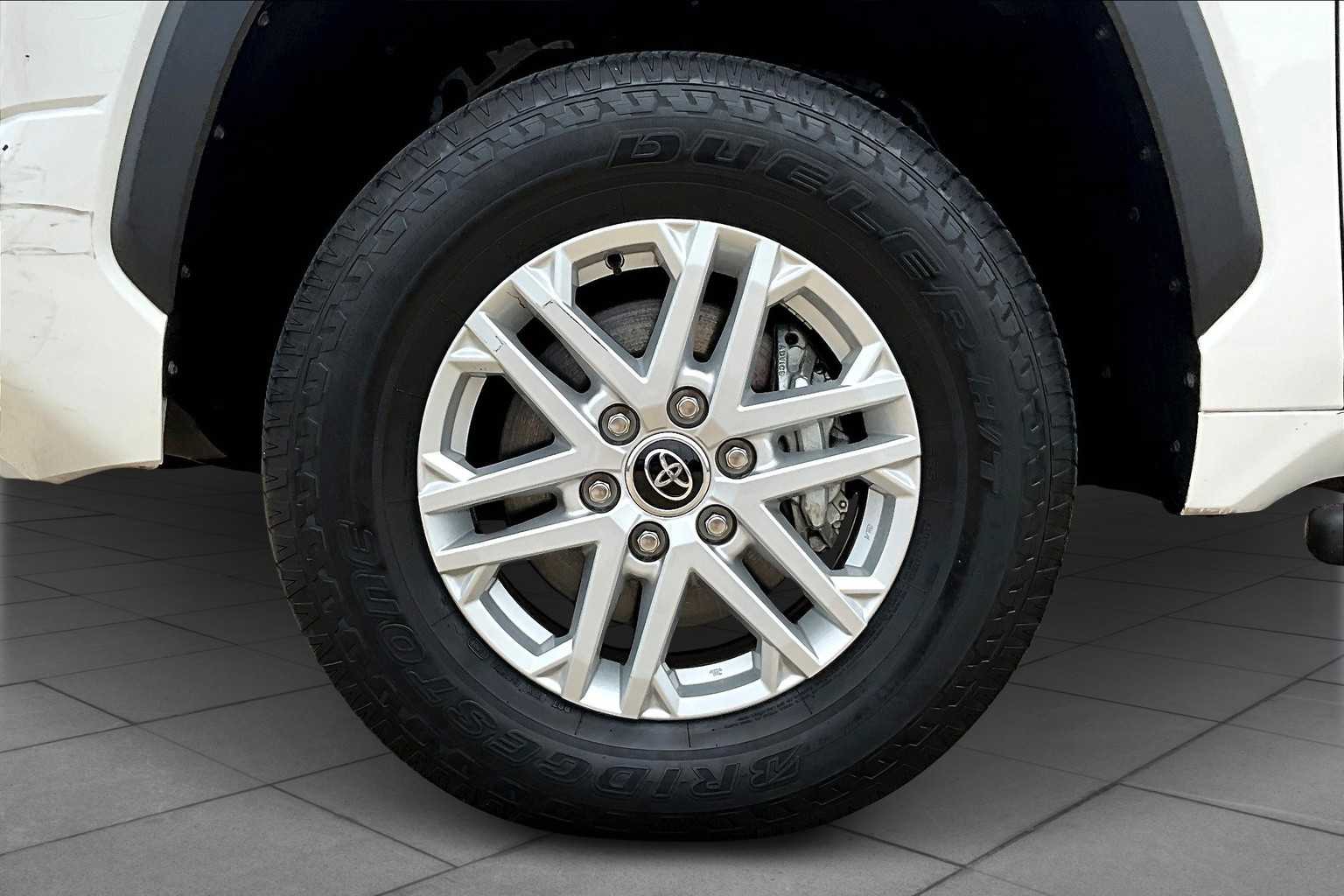 2022 Toyota Tundra SR5 photo 9