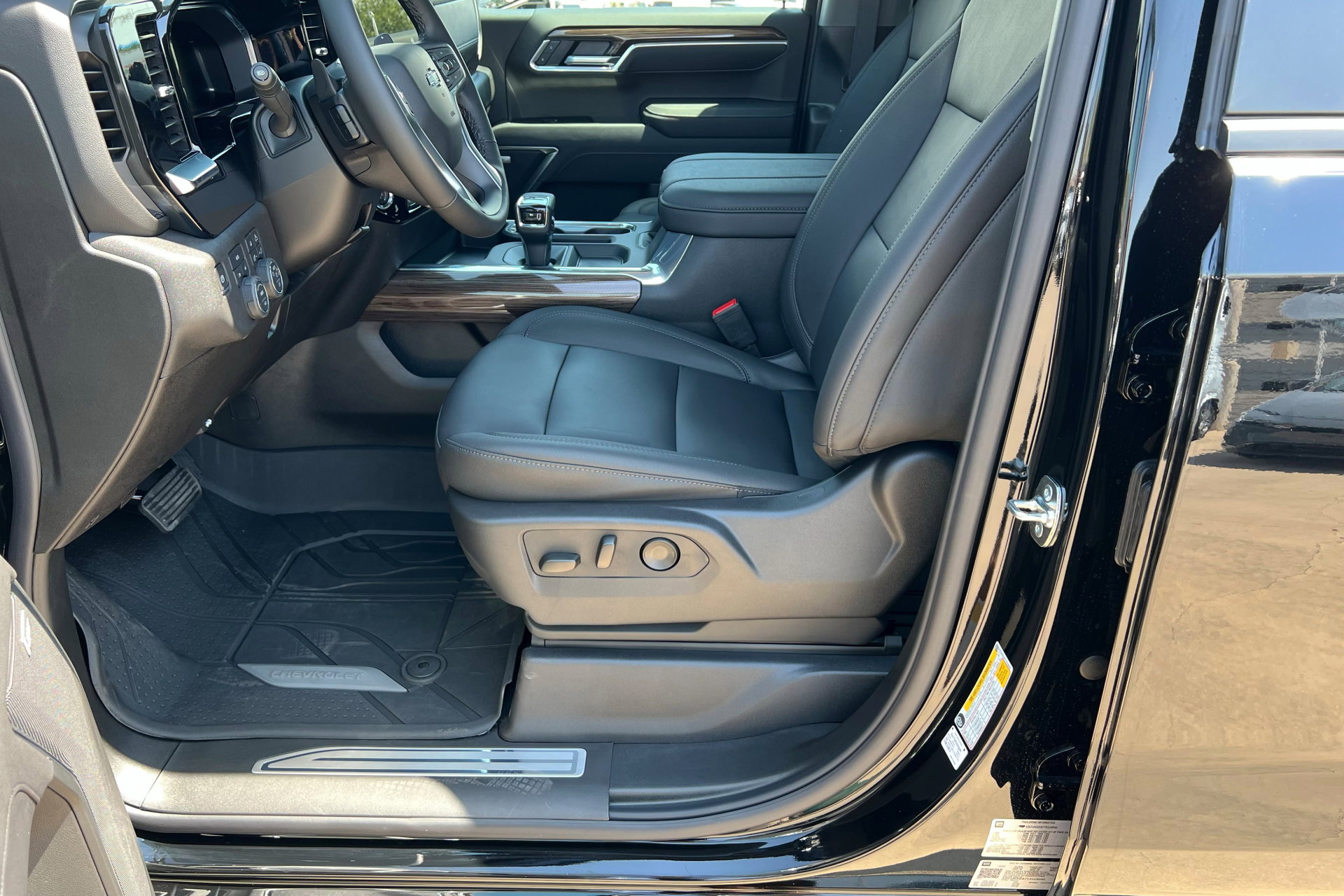 2026 Chevrolet Silverado 1500 RST photo 17