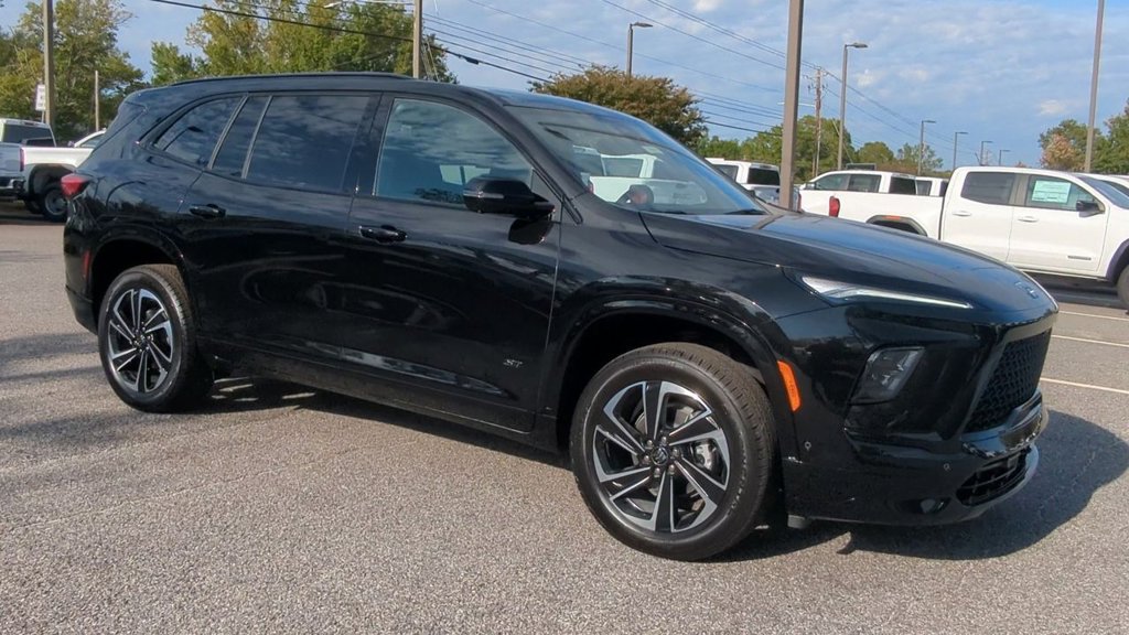 2025 Buick Enclave Sport Touring photo 2