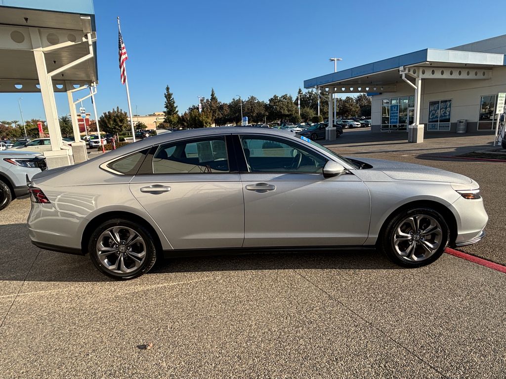 2023 Honda Accord 1.5T EX photo 4
