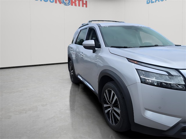 2024 Nissan Pathfinder Platinum photo 4