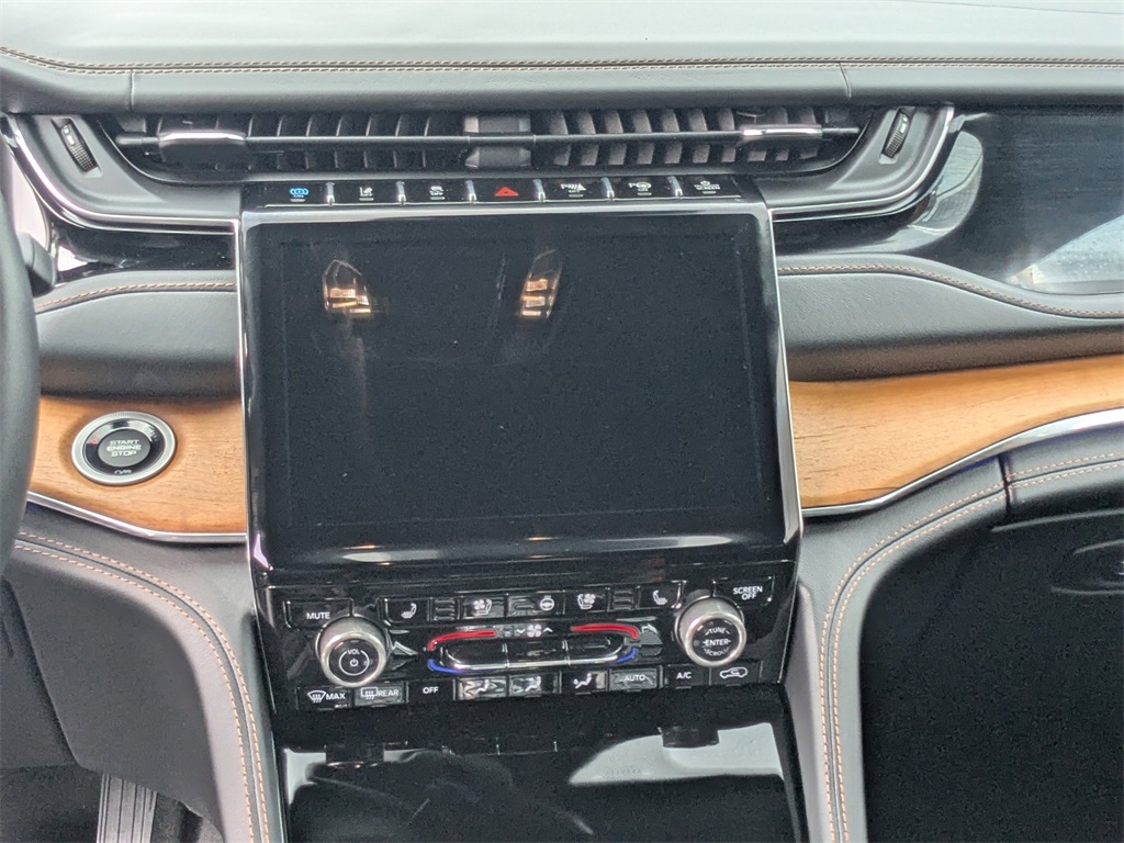 2023 Jeep Grand Cherokee Summit Reserve 4xe photo 15