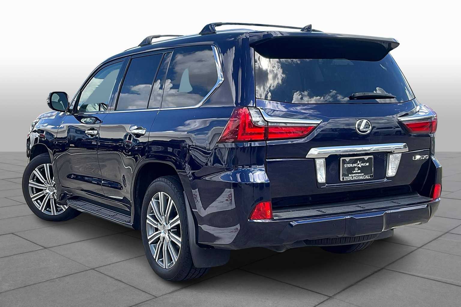 2017 Lexus LX 570 photo 9