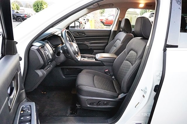 Used 2023 White Nissan SV image 13