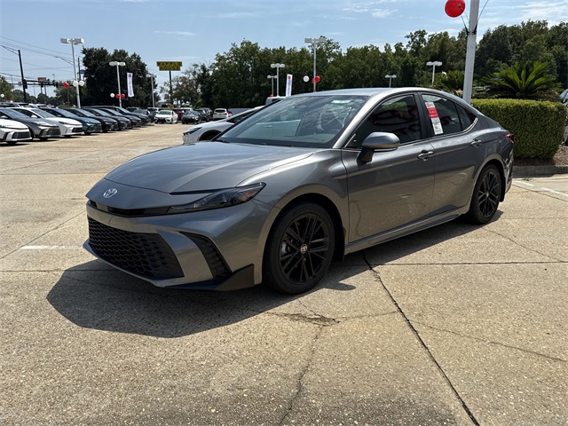 2025 Toyota Camry SE photo 7