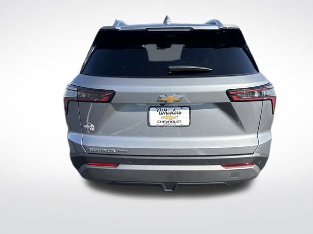 2025 Chevrolet Equinox LT photo 4
