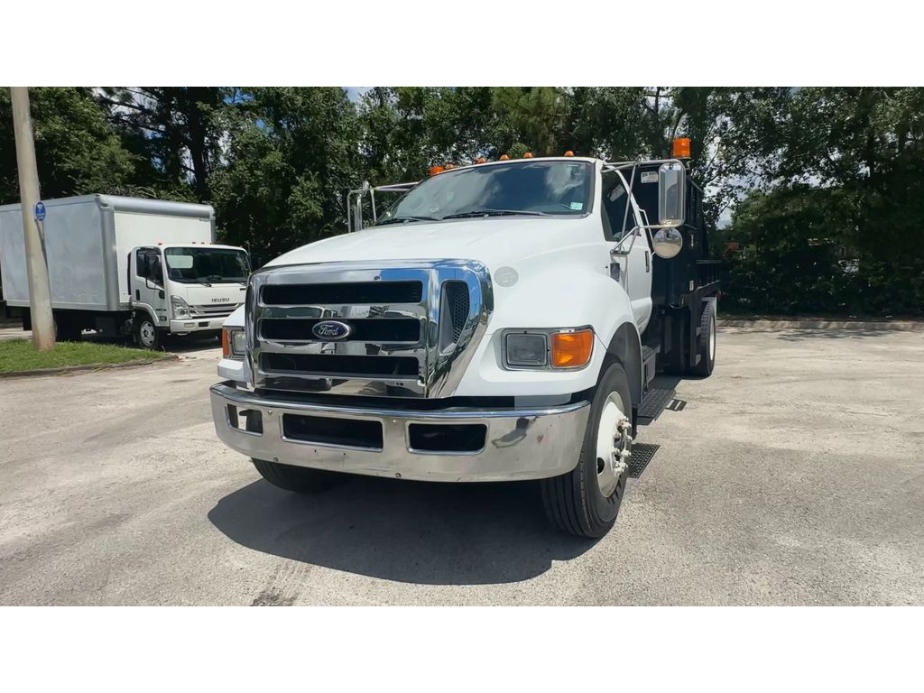 2011 Ford F-750 SuperCab photo 4