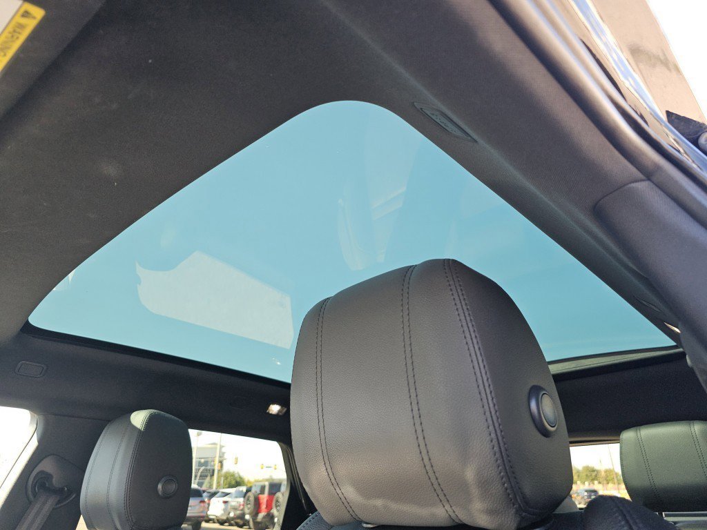 2020 Land Rover Range Rover Evoque SE photo 4