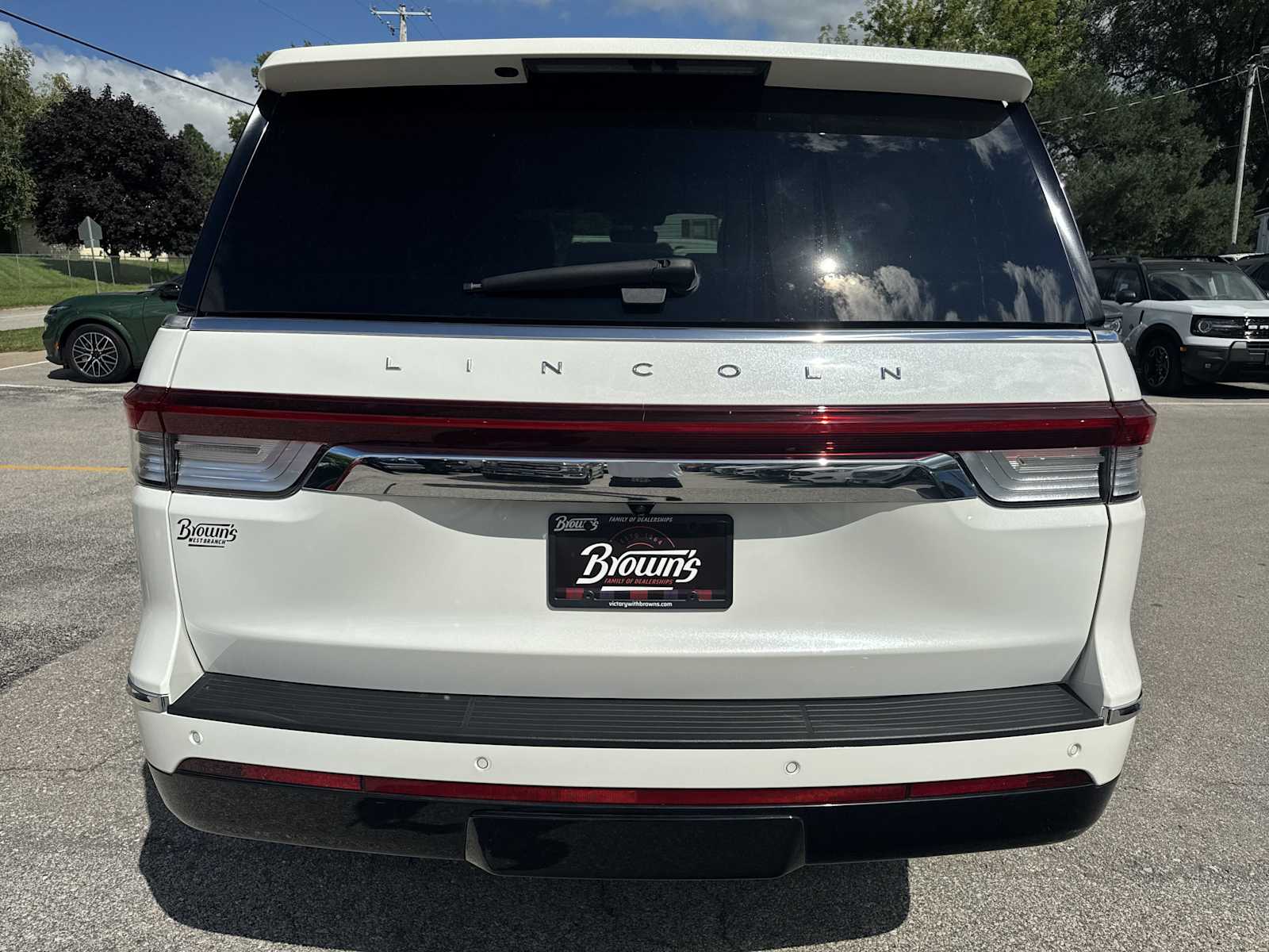 2024 Lincoln Navigator Premiere photo 2