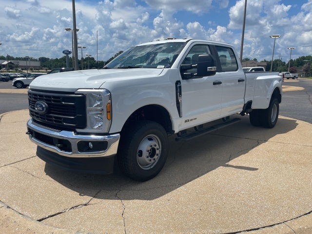 2025 Ford F-350 photo 12