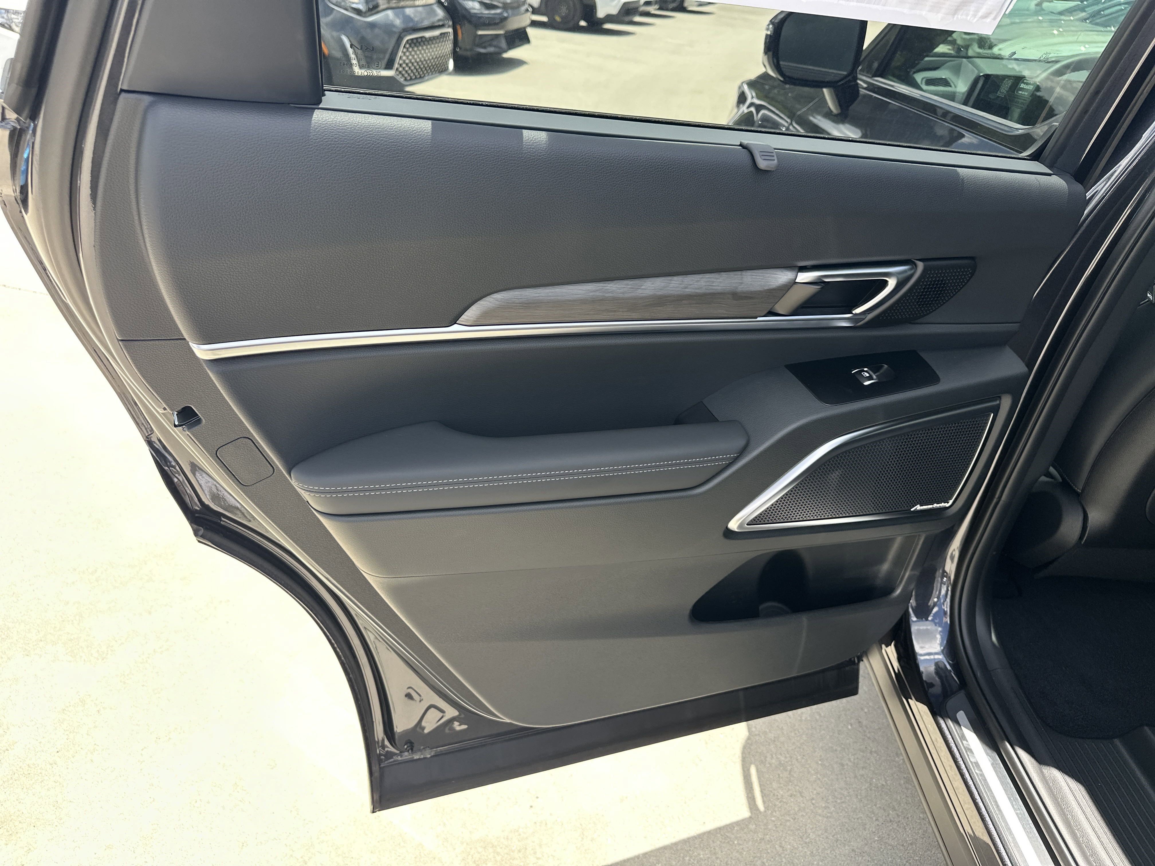 2025 Kia Telluride SX X-Line photo 3