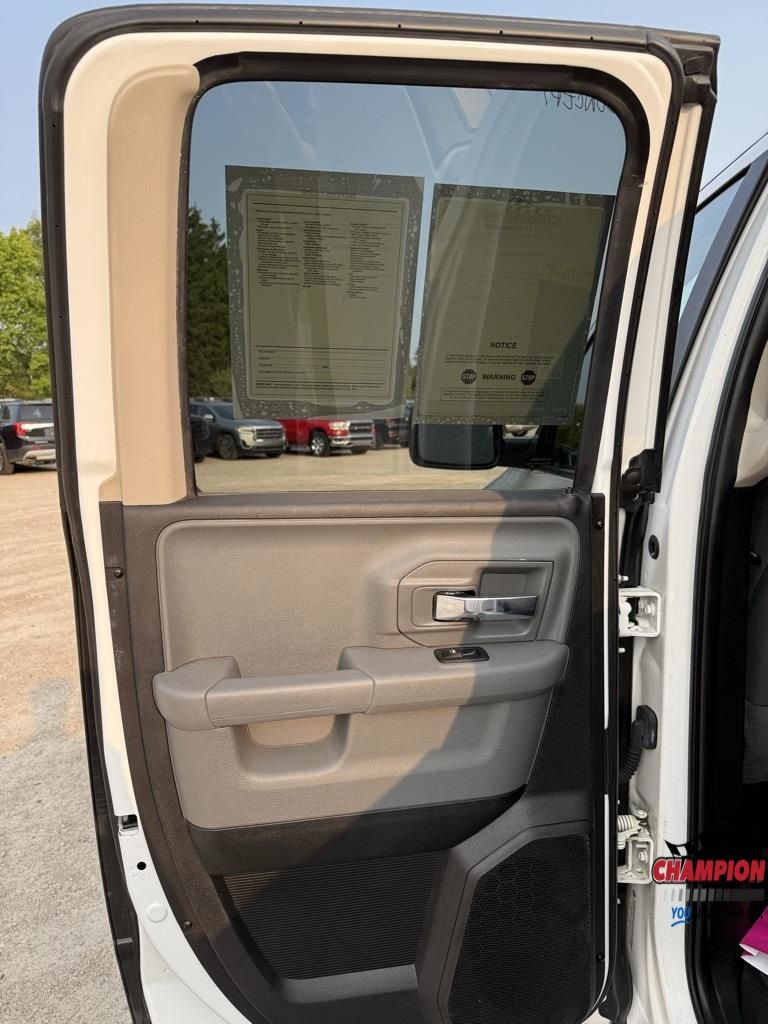 2019 Ram 1500 Classic SLT photo 17