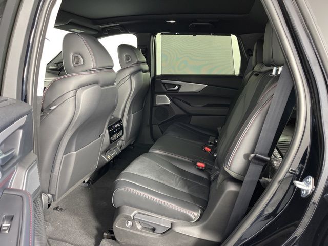 2026 Acura MDX SH-AWD Advance photo 5