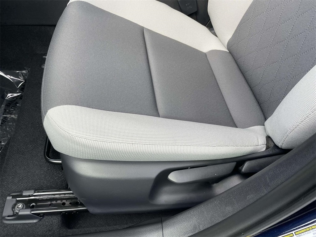2025 Toyota Corolla LE photo 18