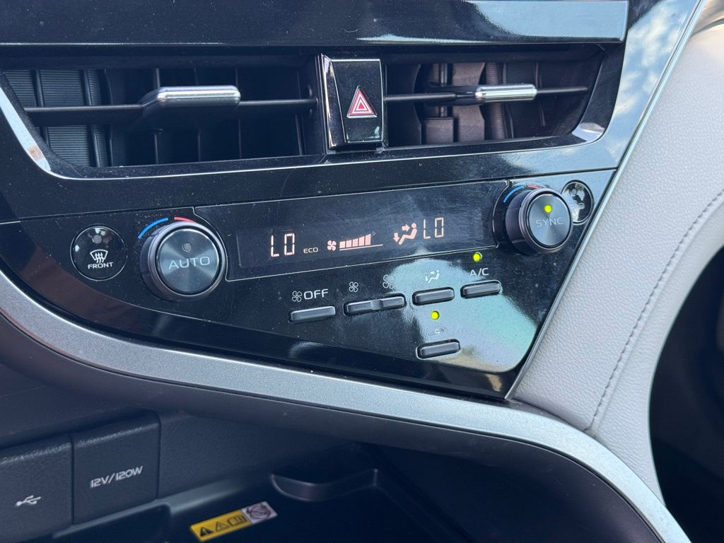 2023 Toyota Camry XLE V6 photo 28