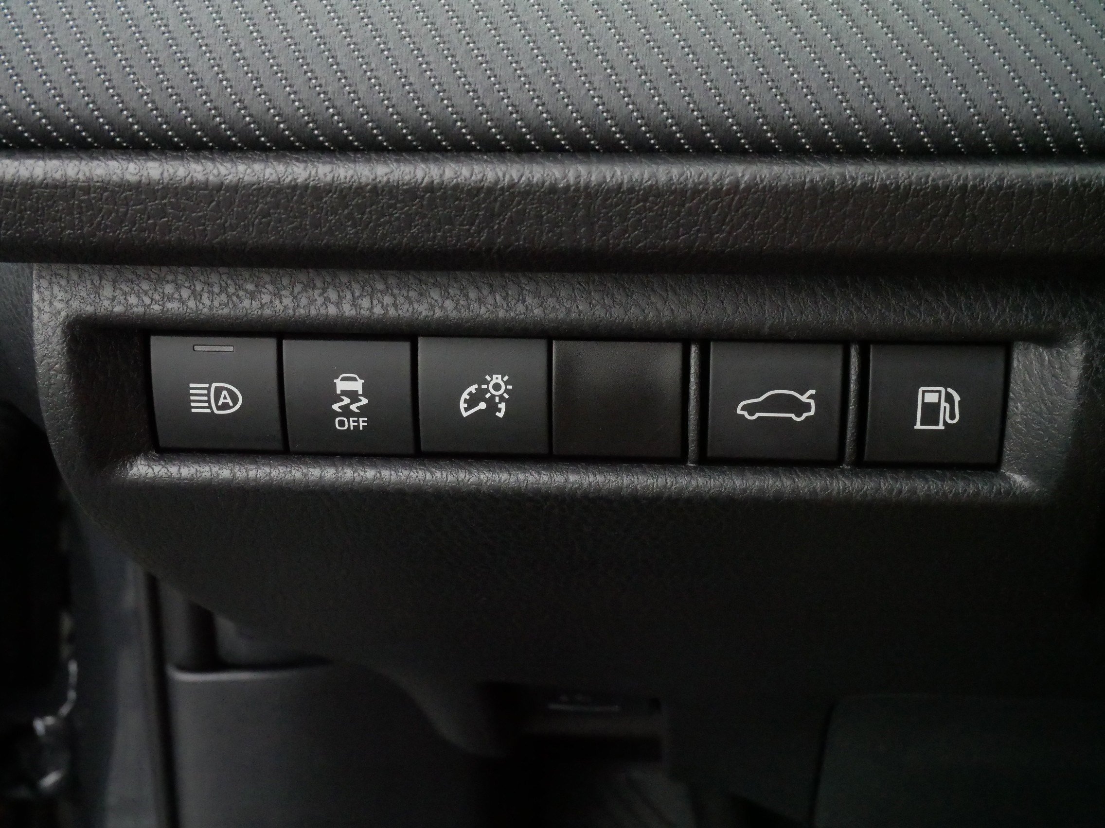 2025 Toyota Camry SE photo 25