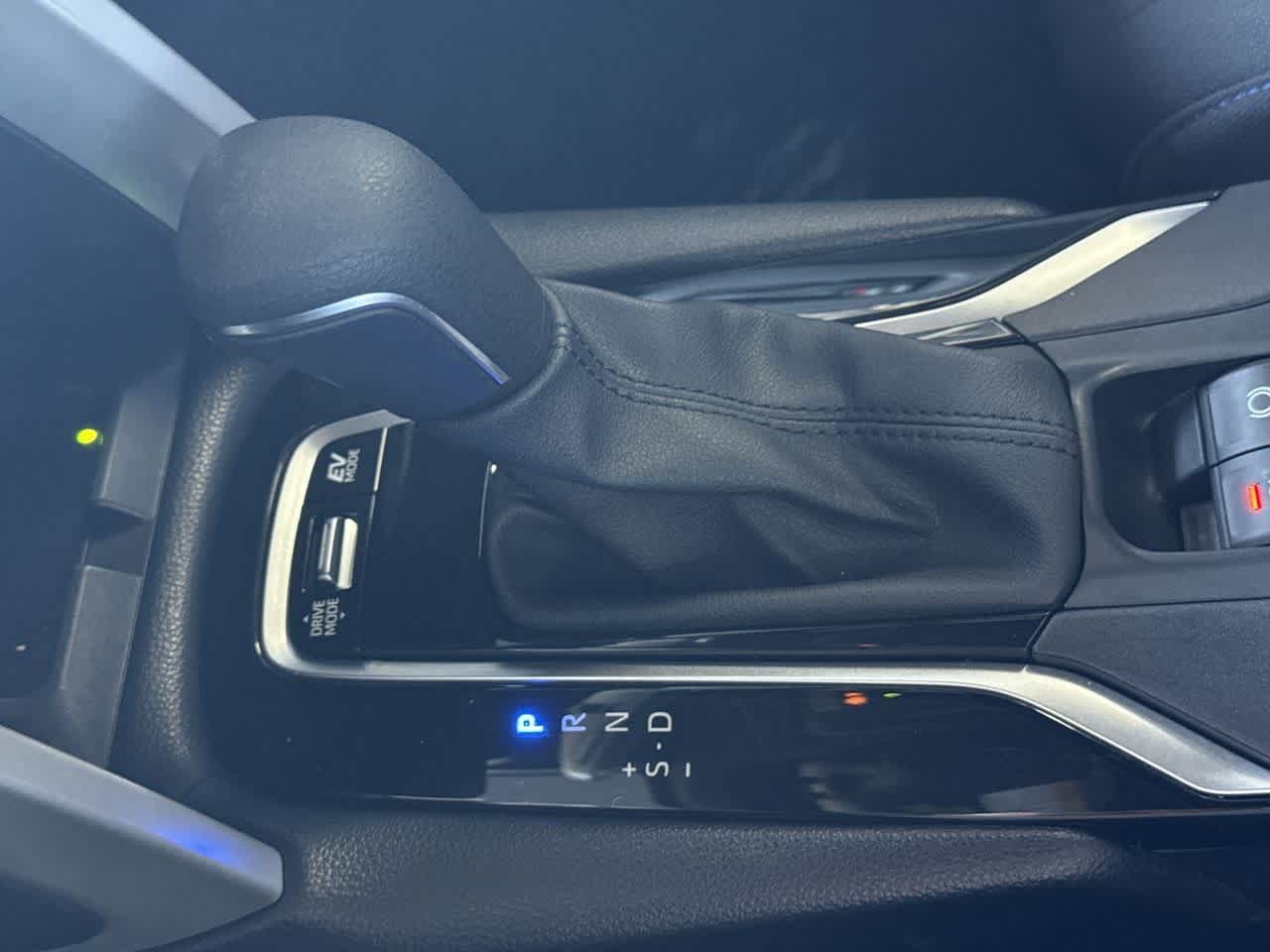 2024 Toyota Corolla Hybrid SE photo 19