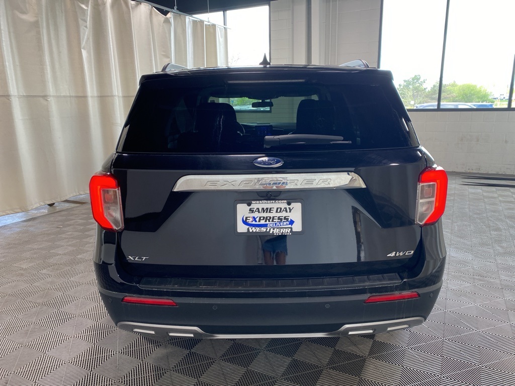 2022 Ford Explorer XLT photo 12