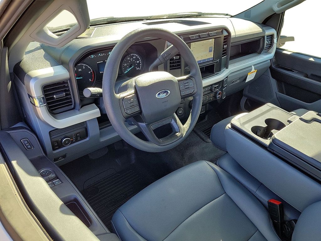 2023 Ford F-550 XL photo 2