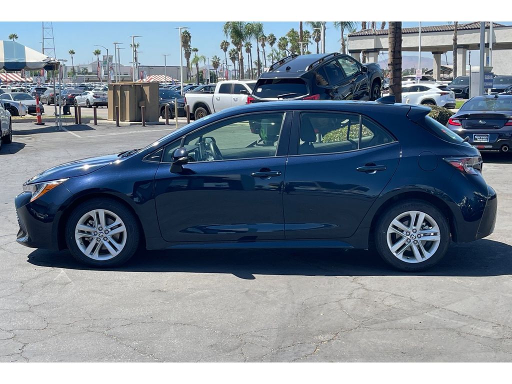 2022 Toyota Corolla SE photo 2