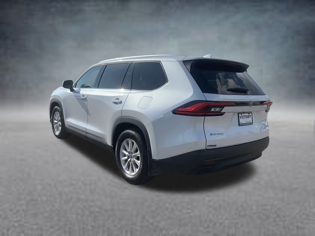 2024 Toyota Highlander Hybrid XLE photo 3