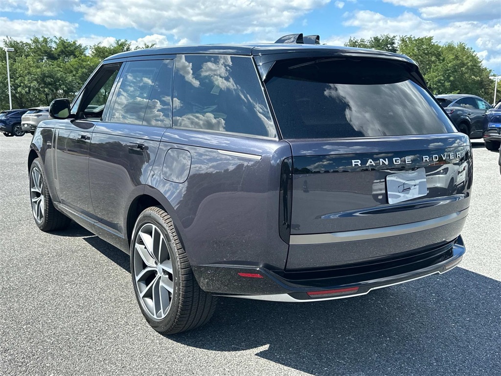 2025 Land Rover Range Rover SE photo 13